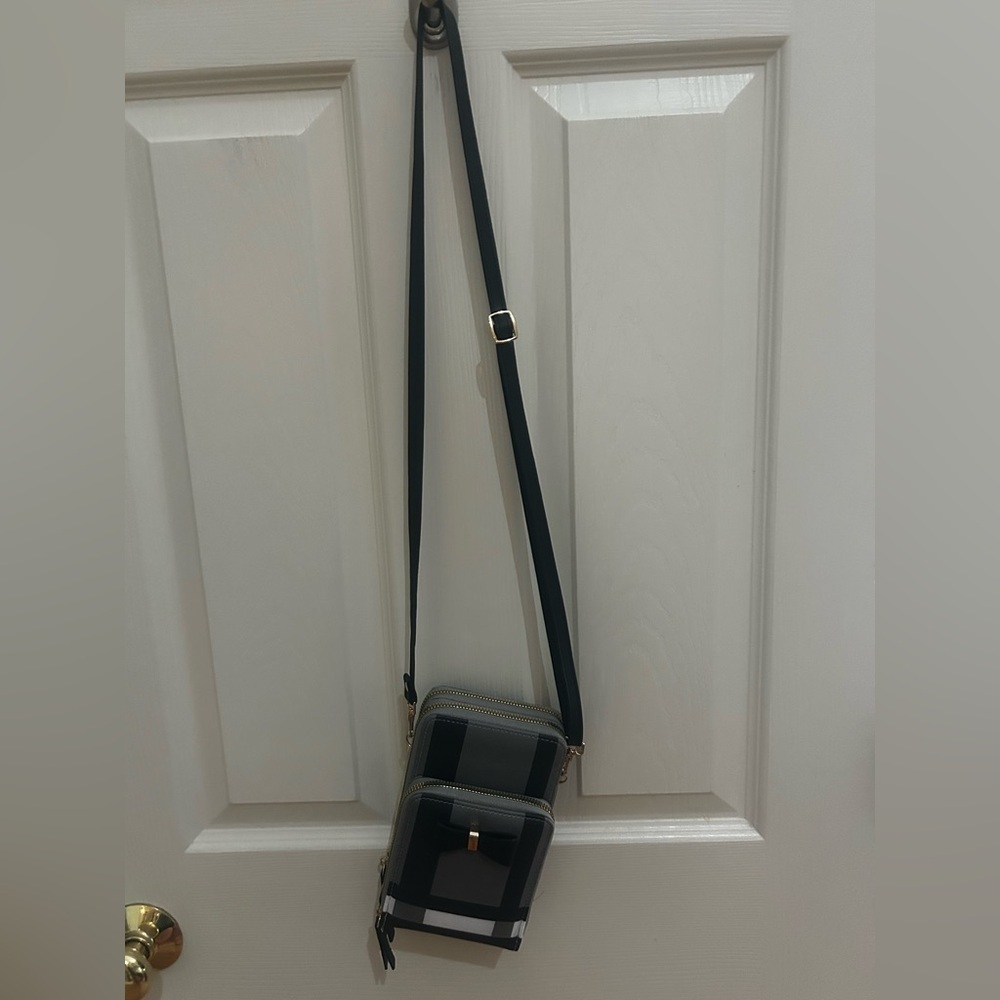 3 Pocket Gray and Black Crossbody Bag with Gold Bow/Zipper - Picture 2 of 10